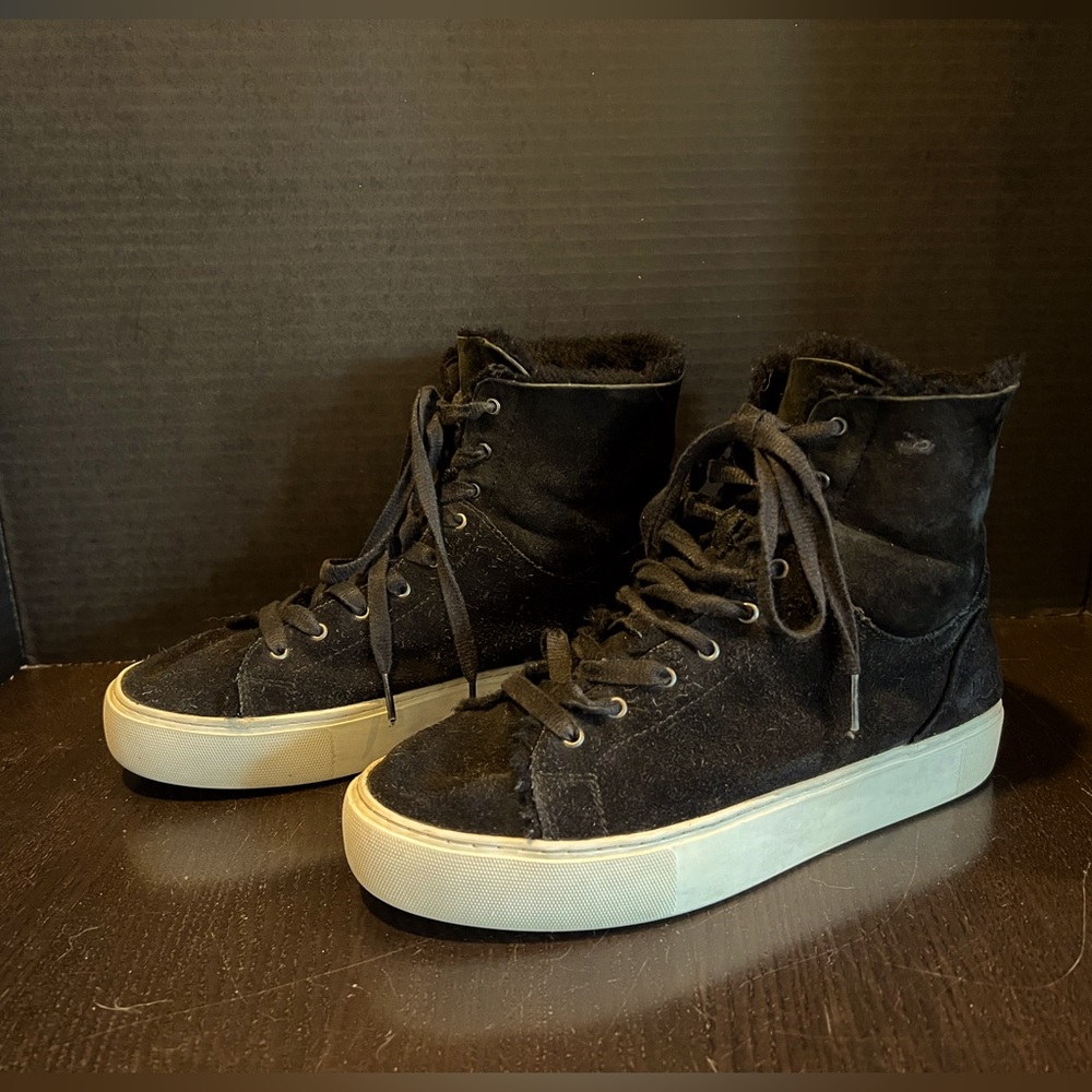 UGG brand women’s Bevin High top sneakers Size 9.5